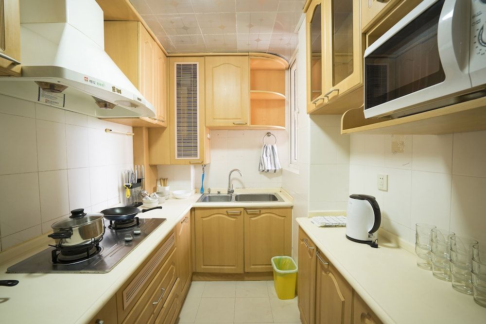 Good Time Travellers Inn-People Square No.2 Business Apartment 18