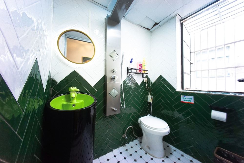 Shanghai Rainbow No.62 Quadruple Room 27