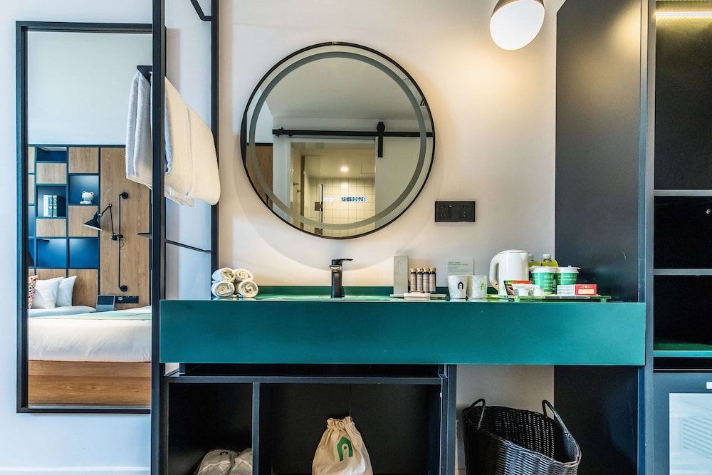 Campanile Shanghai Huaihai Standard Room, 1 Queen Bed 3