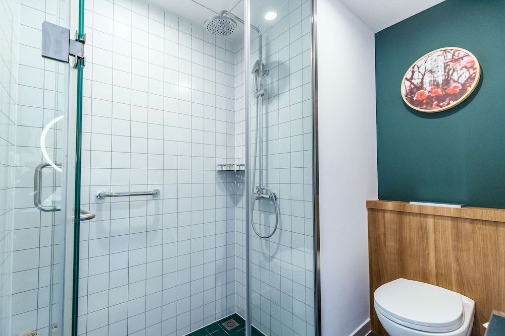 Campanile Shanghai Huaihai Standard Room, 1 Queen Bed 4