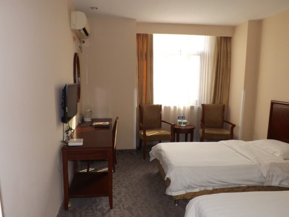 undefined GreenTree Inn ShangHai BeiWaiTan NingGuo Road Station Hotel 3