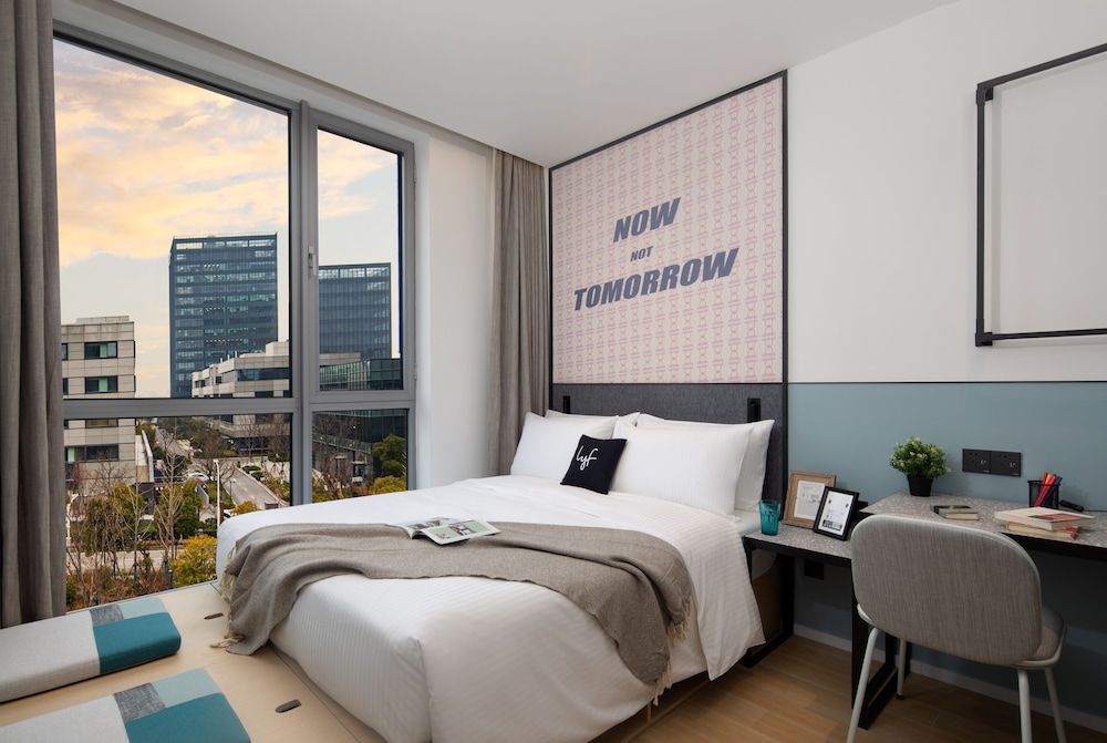 Comfort Room (Two of a Kind)