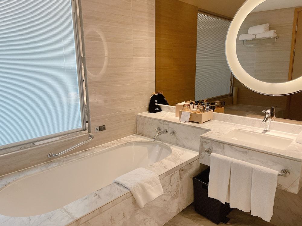 undefined Shanghai HongQiao Airport Hotel 9