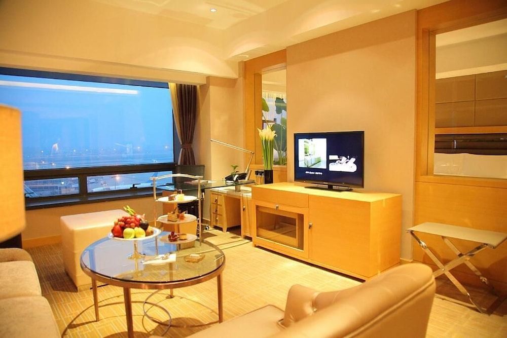 undefined Shanghai HongQiao Airport Hotel 10