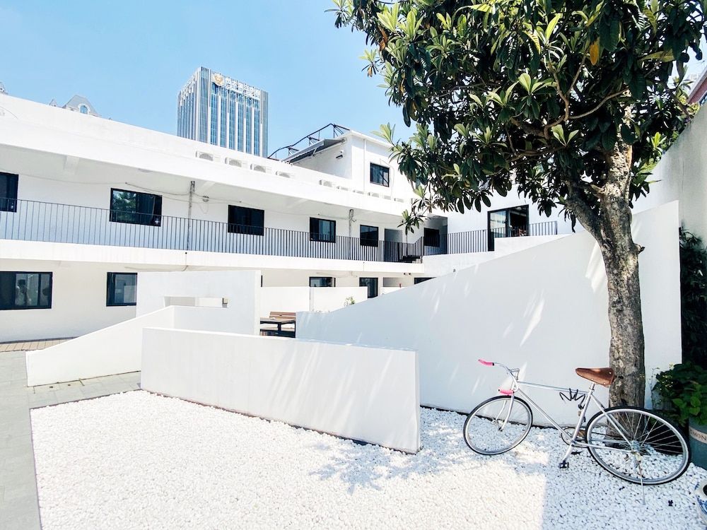 undefined Hidden Garden International Youth Hostel - Oriental Pearl & Lujiazui