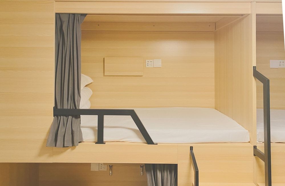 Shared Dormitory (6 Pax Female Bedroom,Private Bathroom)