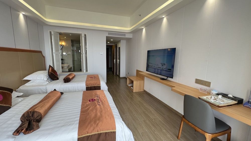 Waika Hotel Luxury Twin Room (business room main building) 3