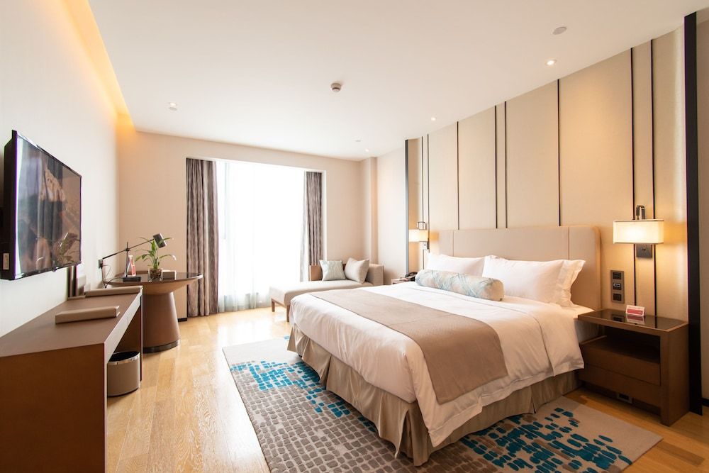 Executive Room, 1 King Bed, Smoking