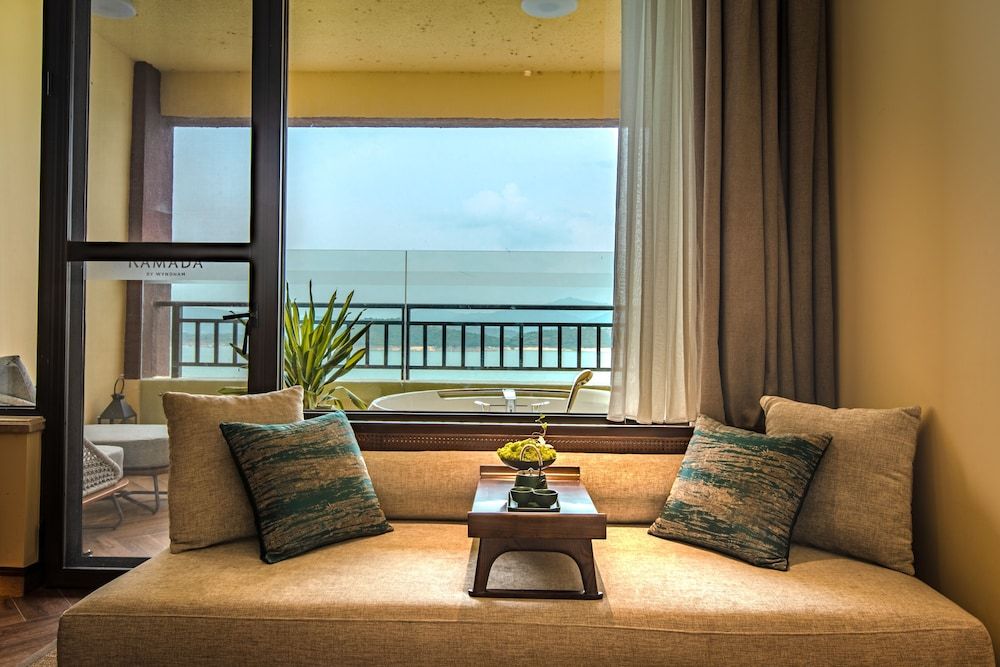 Suite, 1 King Bed, Non Smoking, Lake View (Duplex Star)