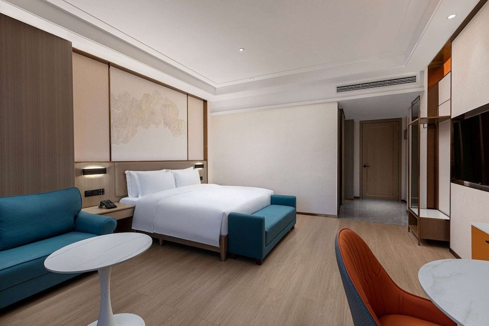 Suite, 1 King Bed, Non Smoking