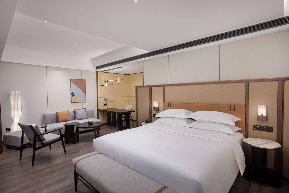Business Room, 1 King Bed, Non Smoking