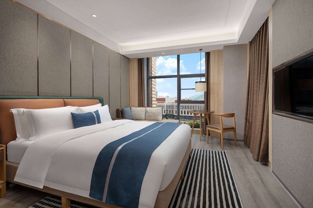 Deluxe Room, 1 King Bed, Non Smoking