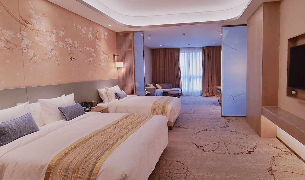 Deluxe Room, Multiple Beds, Smoking (Family)