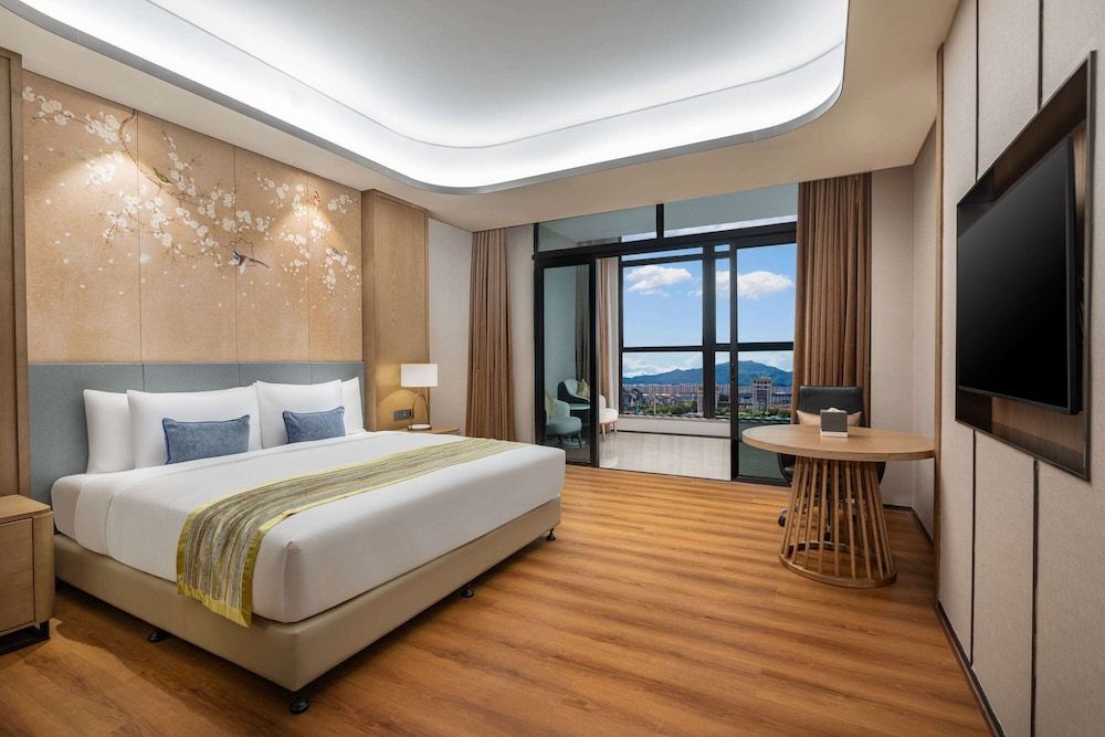 Deluxe Suite, 1 King Bed