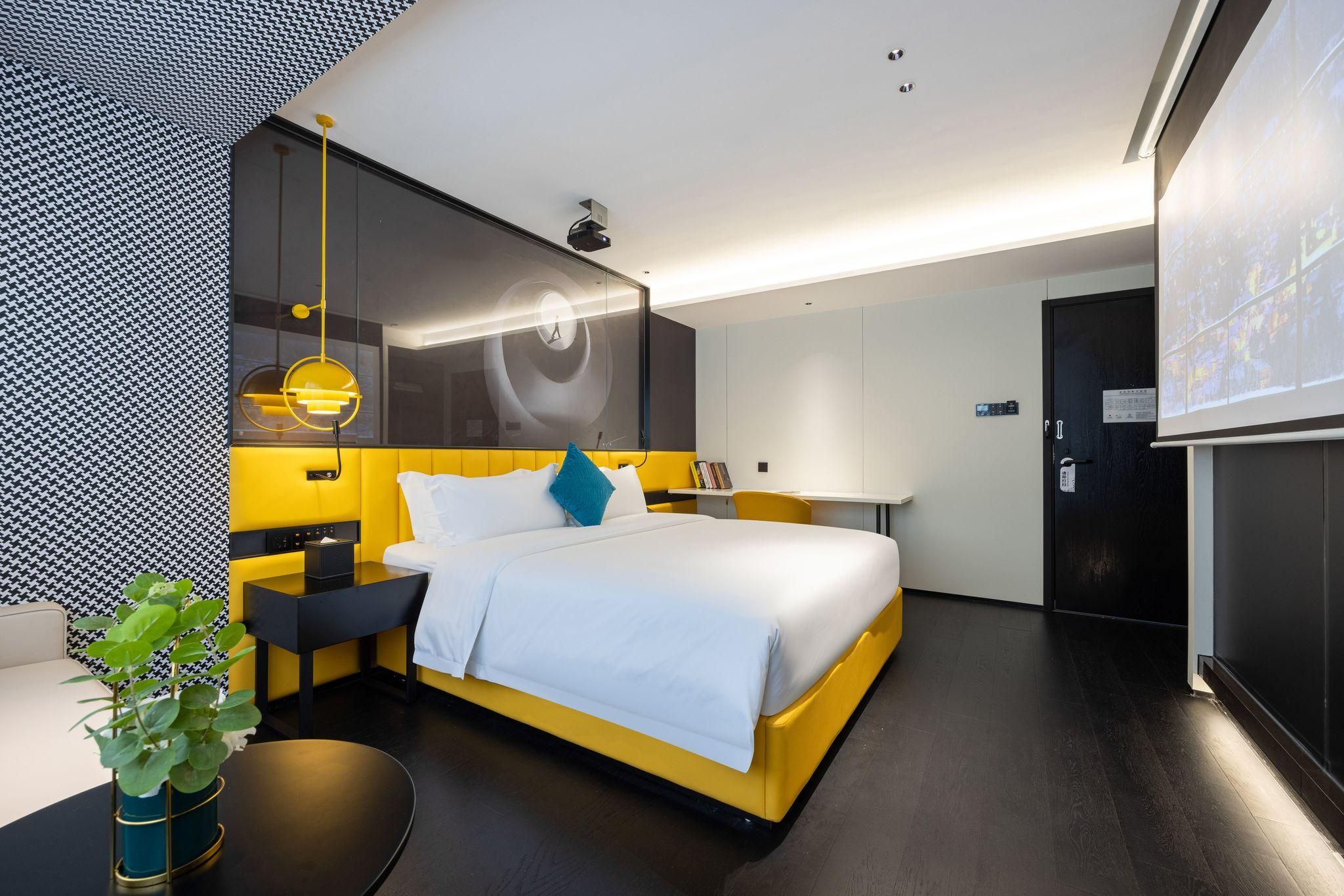 Likto Hotel Standard King Room 2