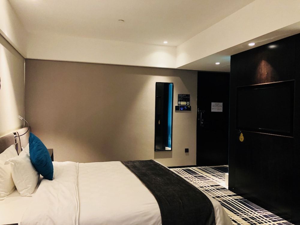 undefined Likto Hotel 10