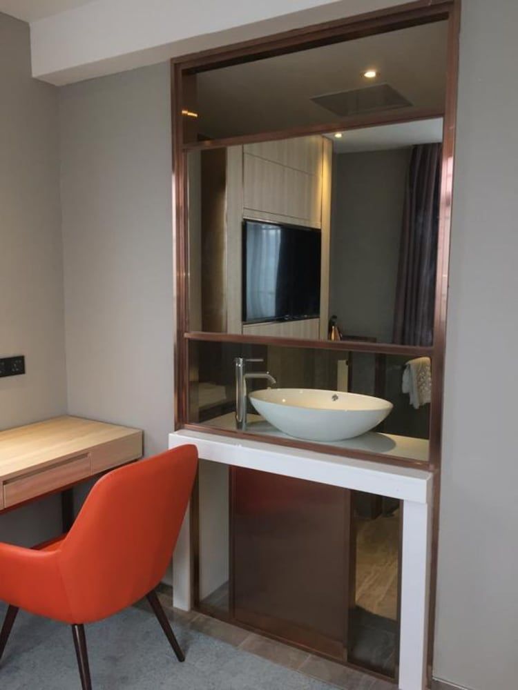 undefined Lifu Hotel - Guangzhou Tower Consulate 4