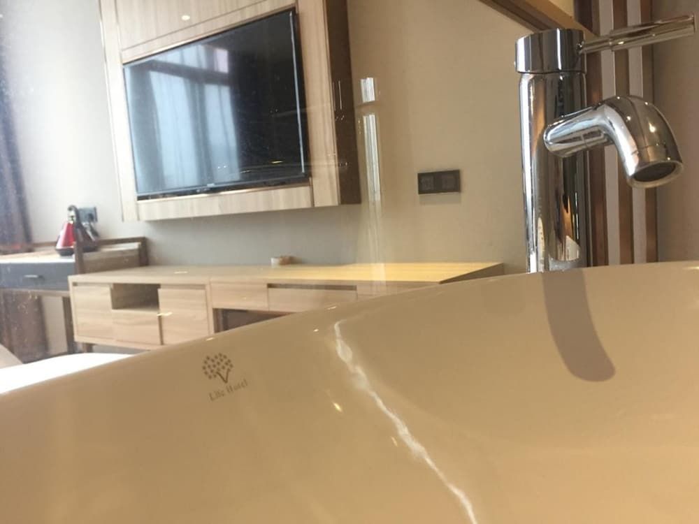 undefined Lifu Hotel - Guangzhou Tower Consulate 2