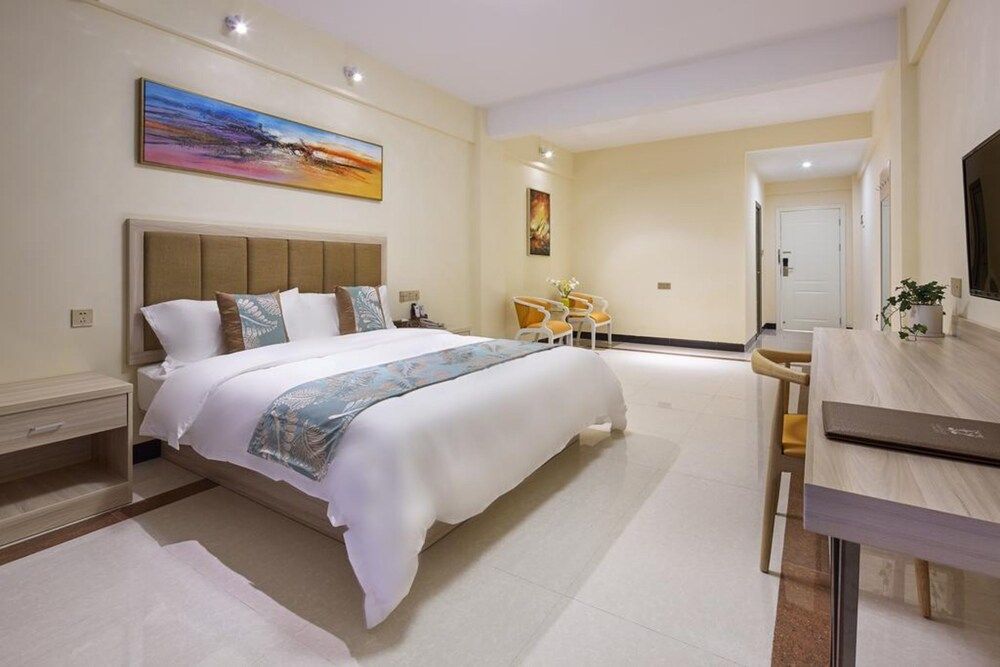 undefined Ivy International Apartment 8