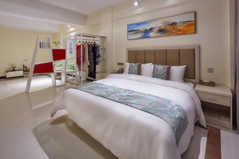 undefined Ivy International Apartment 10