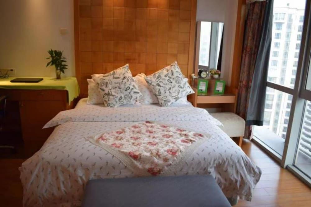 undefined Lingnaying Business Apartment