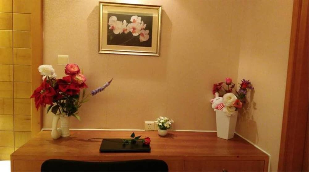 undefined Lingnaying Business Apartment 7