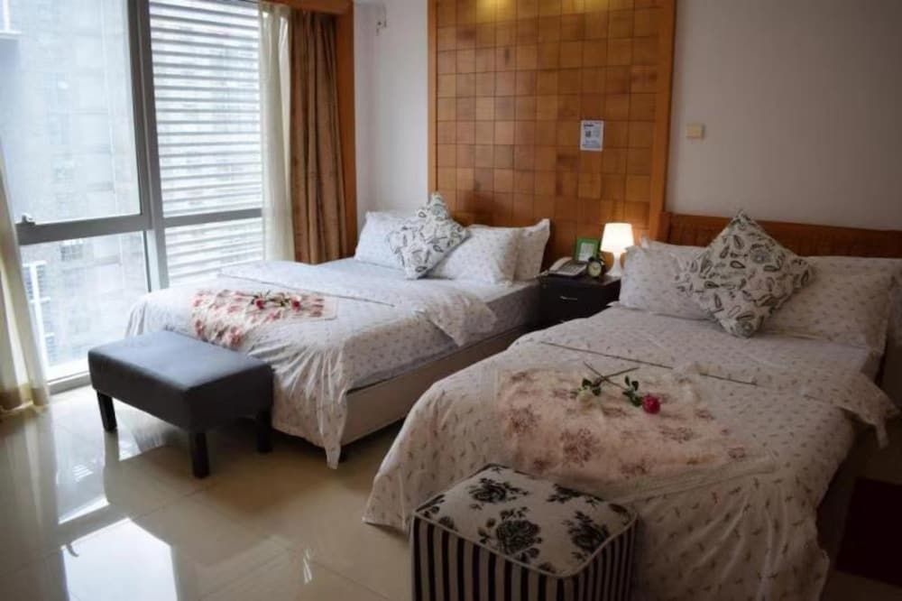 undefined Lingnaying Business Apartment 5