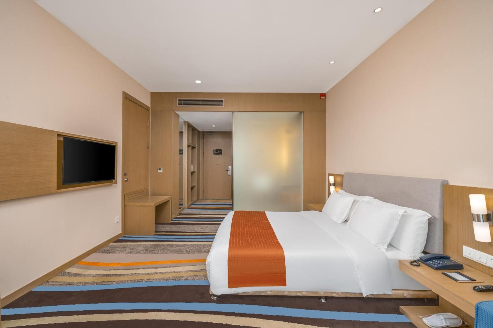 undefined City Holiday Hotel Guangzhou Baiyun Airport Renhe Metro Exit B 10