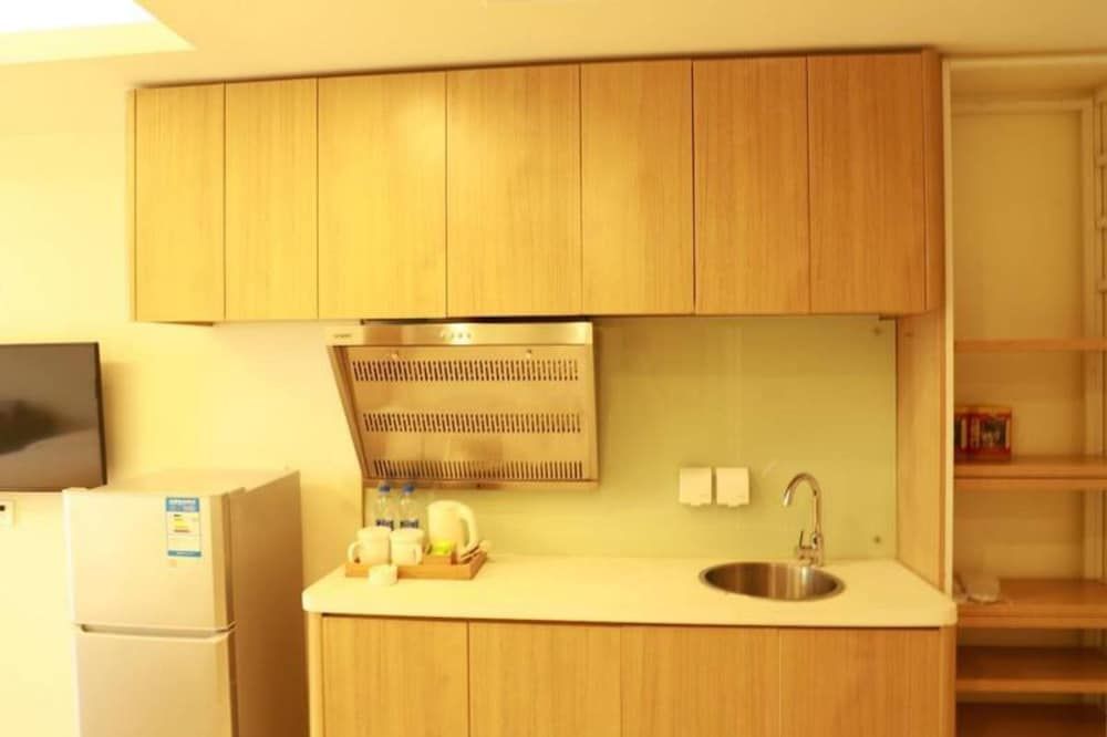 CJIA Apartment East Railway Station Exclusive Twin Room, City View