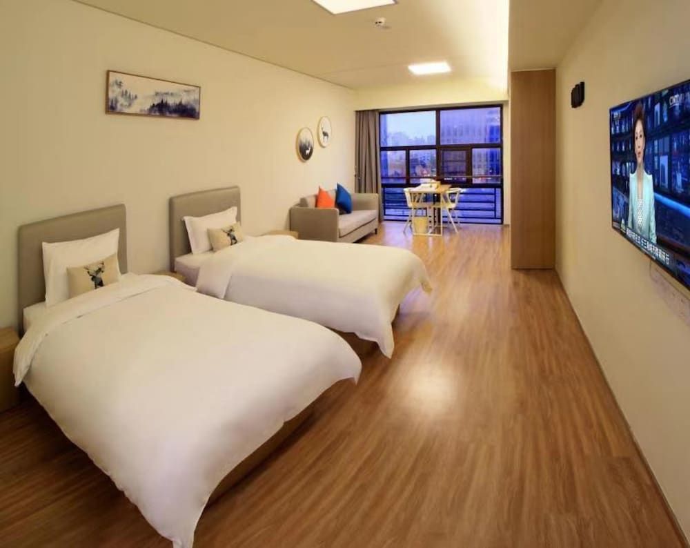 CJIA Apartment East Railway Station Exclusive Twin Room, City View 5