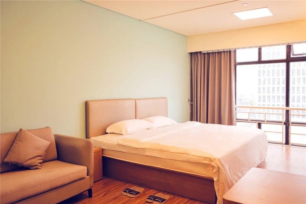 CJIA Apartment East Railway Station Deluxe Double Room 2