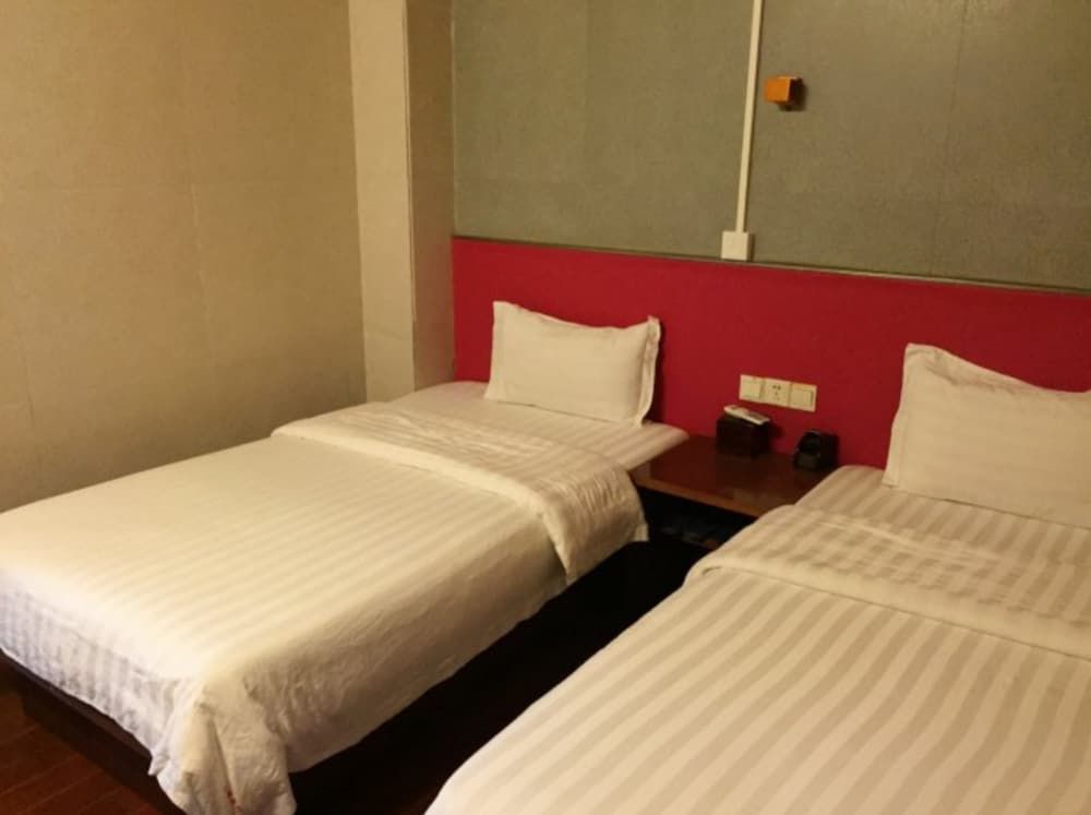 undefined Guangzhou Junlai Hotel 2