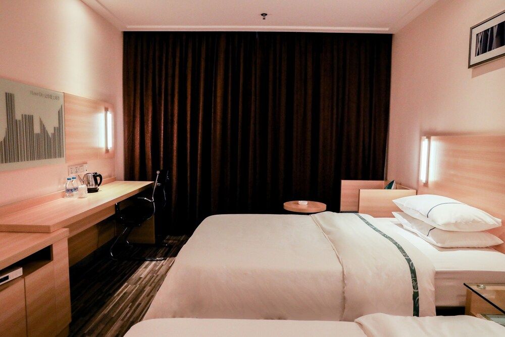 CC INN Guangzhou RenHe Station Business Twin Room