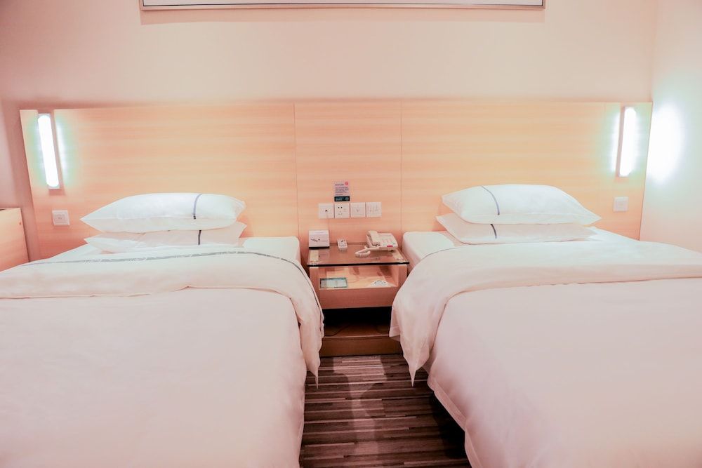 CC INN Guangzhou RenHe Station Business Twin Room 3