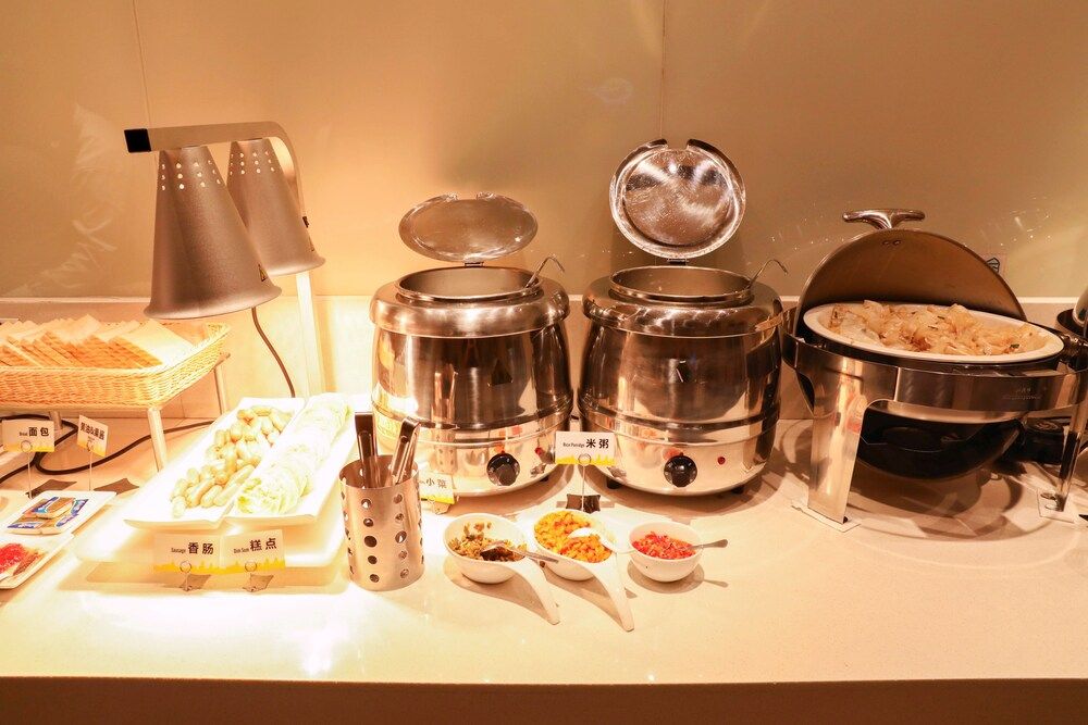 undefined CC INN Guangzhou RenHe Station 2