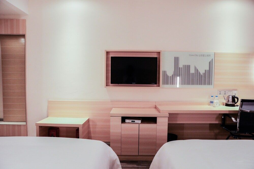 CC INN Guangzhou RenHe Station Business Twin Room 6