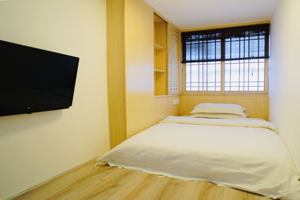 undefined Guangzhou Pinecone & Huayi Select Hotel 5