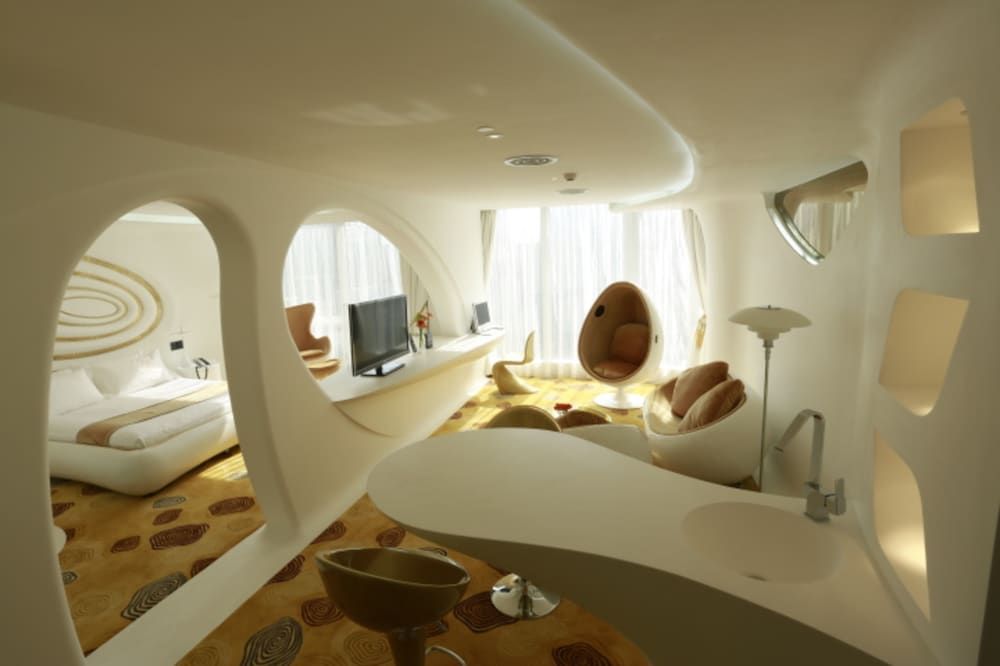 undefined Guangzhou Planet Hotel 2