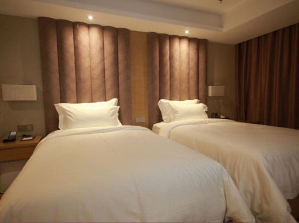 undefined Enjoy Hotels- Luoxi Metro Station Branch 9