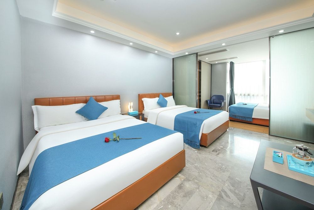 Deluxe Triple Room with City View (Free Shuttle in Canton Fair)