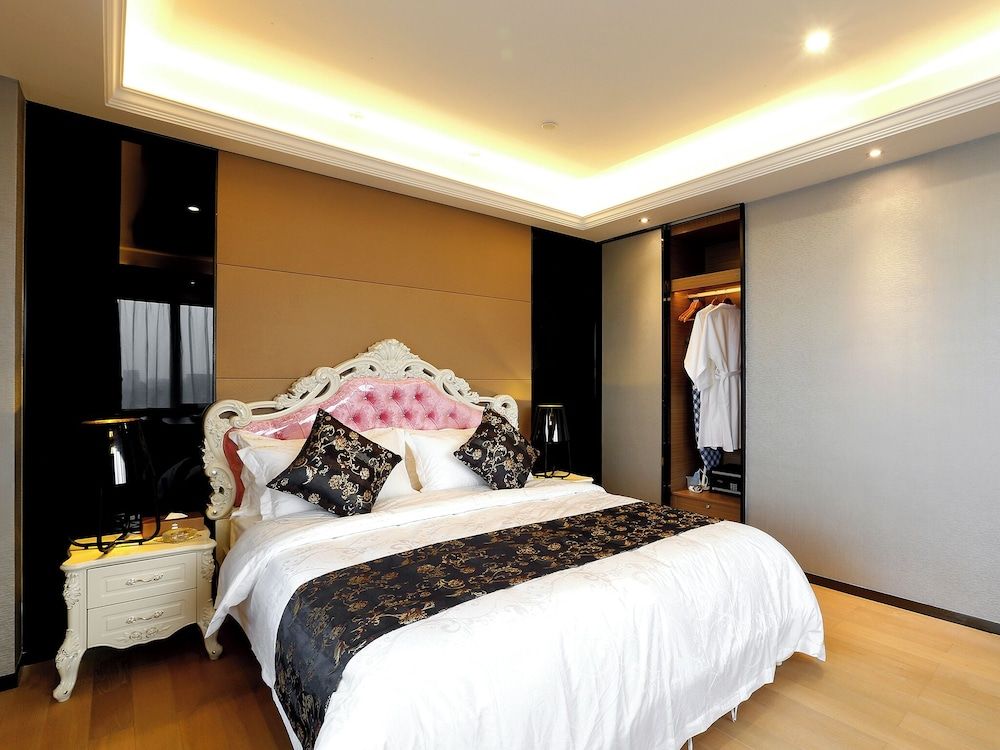 Pengman International Apartment Hotel Deluxe Studio with Queen Bed (Free Shuttle in Canton Fair) 8
