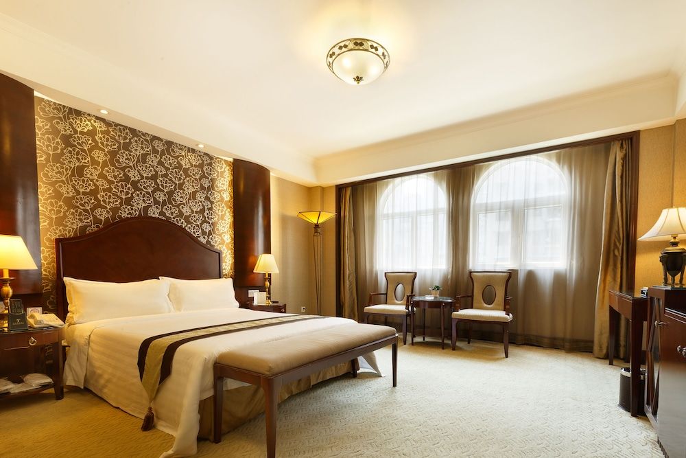 Grand Palace Hotel