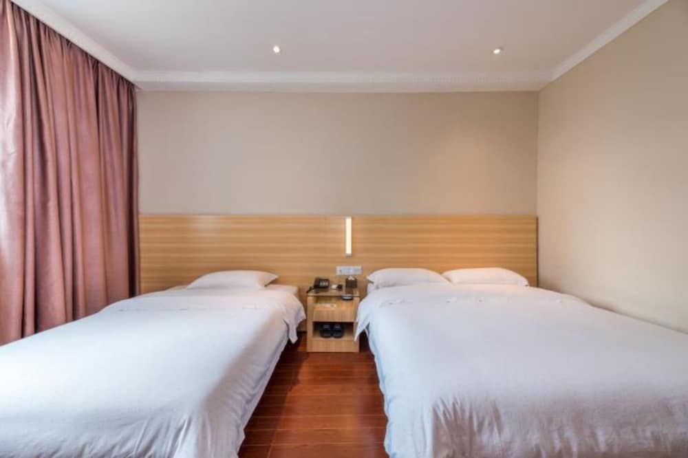 undefined Yimi Shiergong Metro Station Branch 10