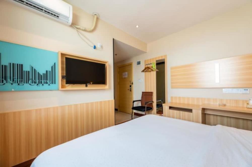 undefined Yimi Shiergong Metro Station Branch 3