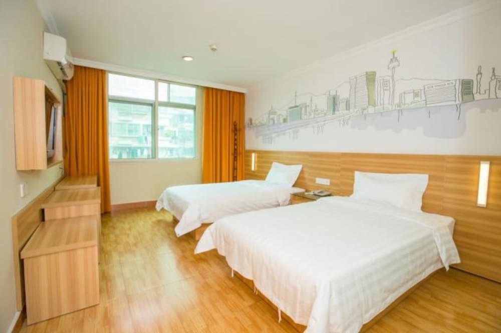 undefined Yimi Hotel Donghu Metro Station Branch 6