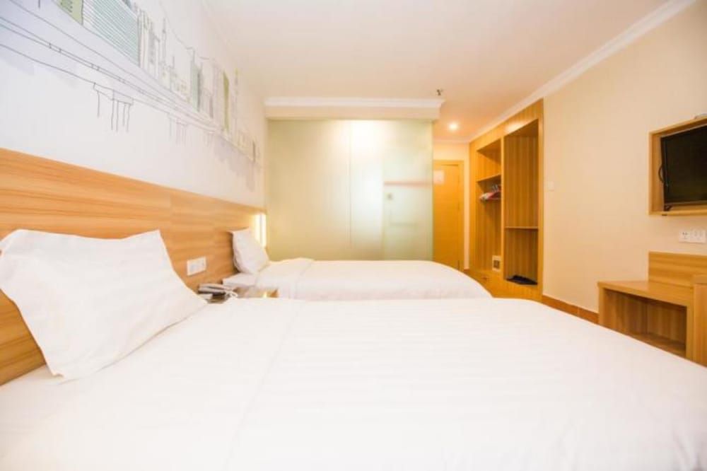 undefined Yimi Hotel Donghu Metro Station Branch 5