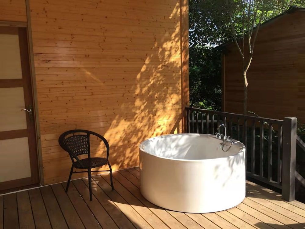 undefined Xianggzhang No.1 Hotspring 6