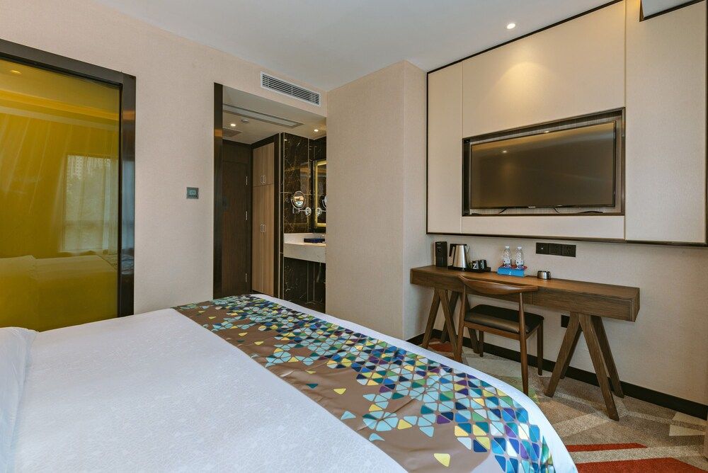 Zmax Hotel Deluxe Double Room 2