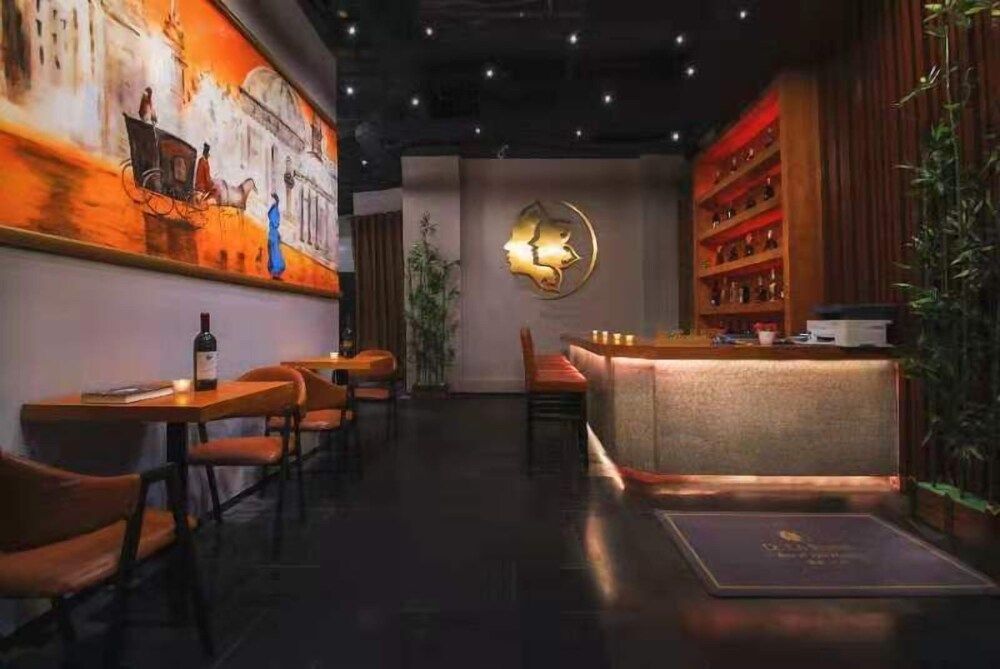 undefined De La Reine Bar & Spa Hotel Guangzhou 4