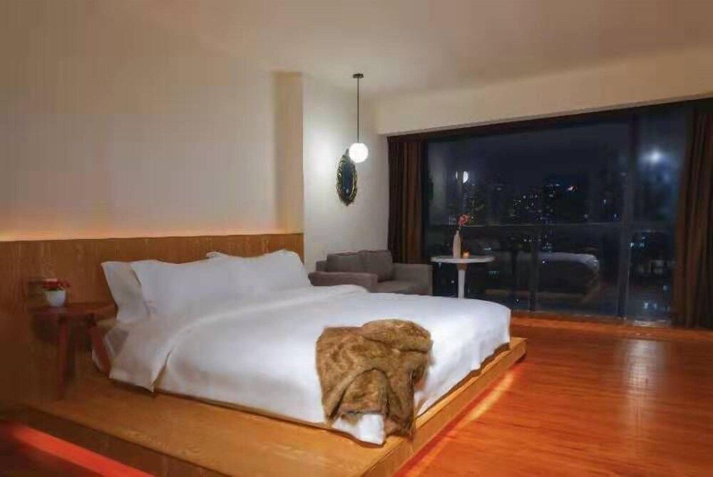 undefined De La Reine Bar & Spa Hotel Guangzhou 5